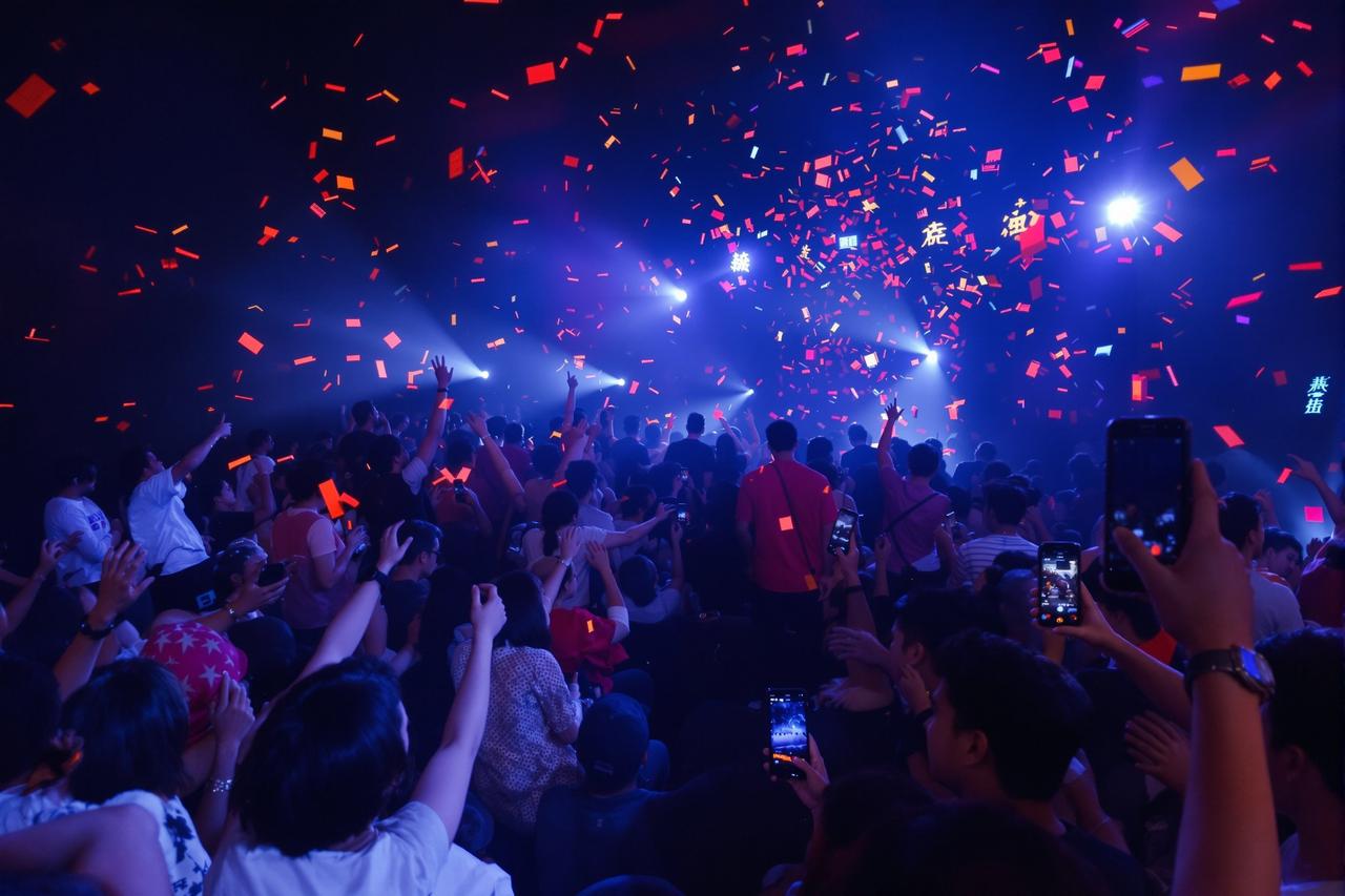 《星河漫漫》全球票房突破30亿，创国产一区二区历史新高